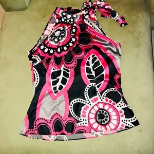 2/20 Beautiful Floral Pattern Tie Neck Top